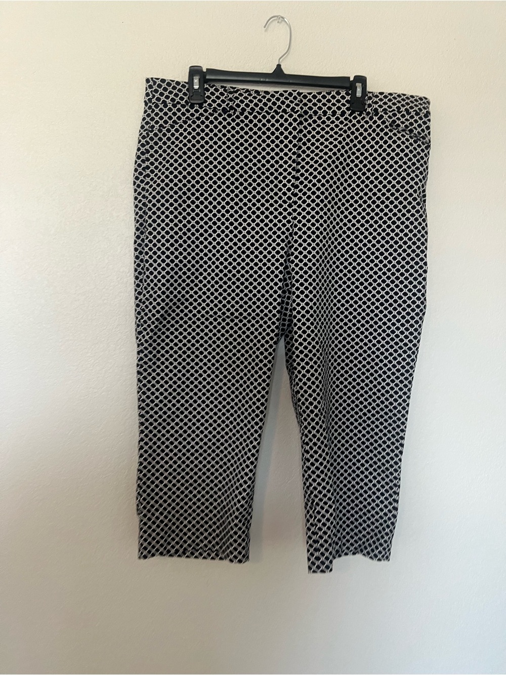 Zac & Rachel Black and White Geometric Print Capris